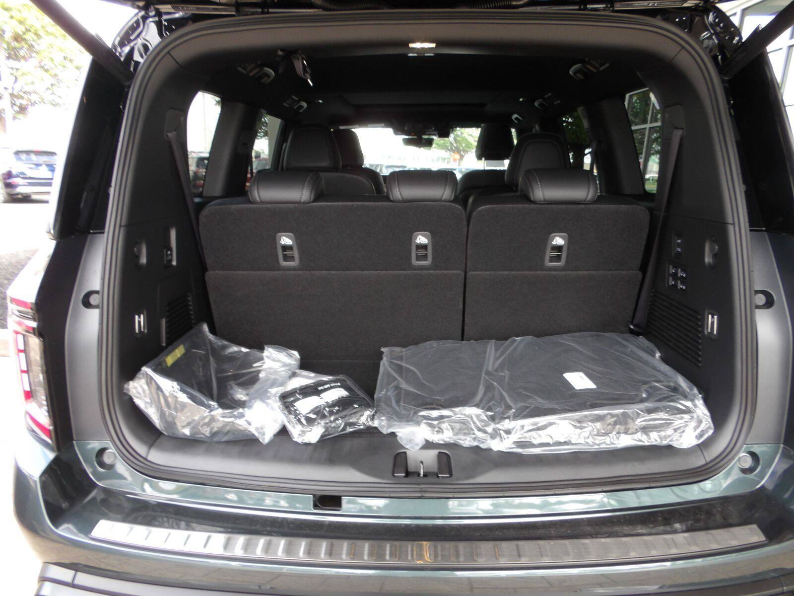 New 2026 Nissan Armada PRO-4X AWD/4WD image 9