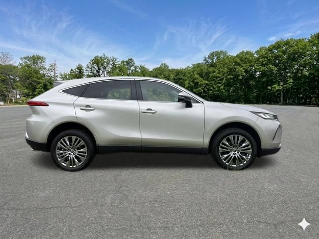 Used 2023 Toyota Venza Limited AWD/4WD image 10