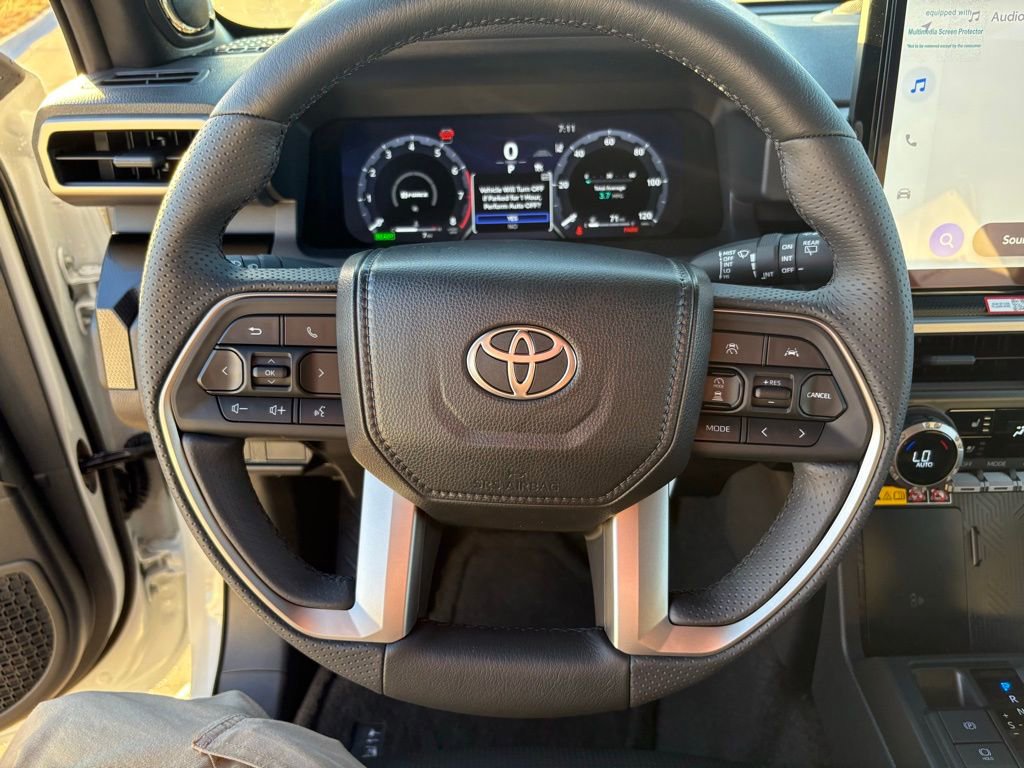 Used 2025 Toyota 4Runner 4WD image 20