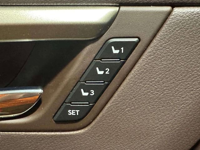 Used 2018 Lexus RX 450hL AWD image 19