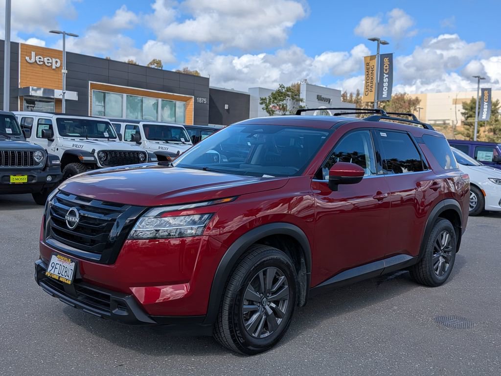 Used 2022 Nissan Pathfinder SV w/ SV Black Package image 1