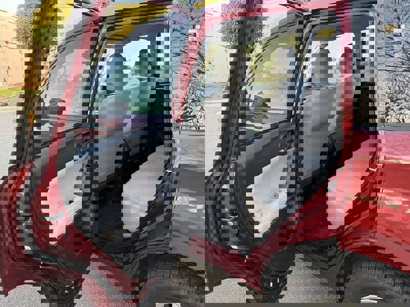 Used 2015 Subaru Forester 2.5i w/ Alloy Wheel Package image 23