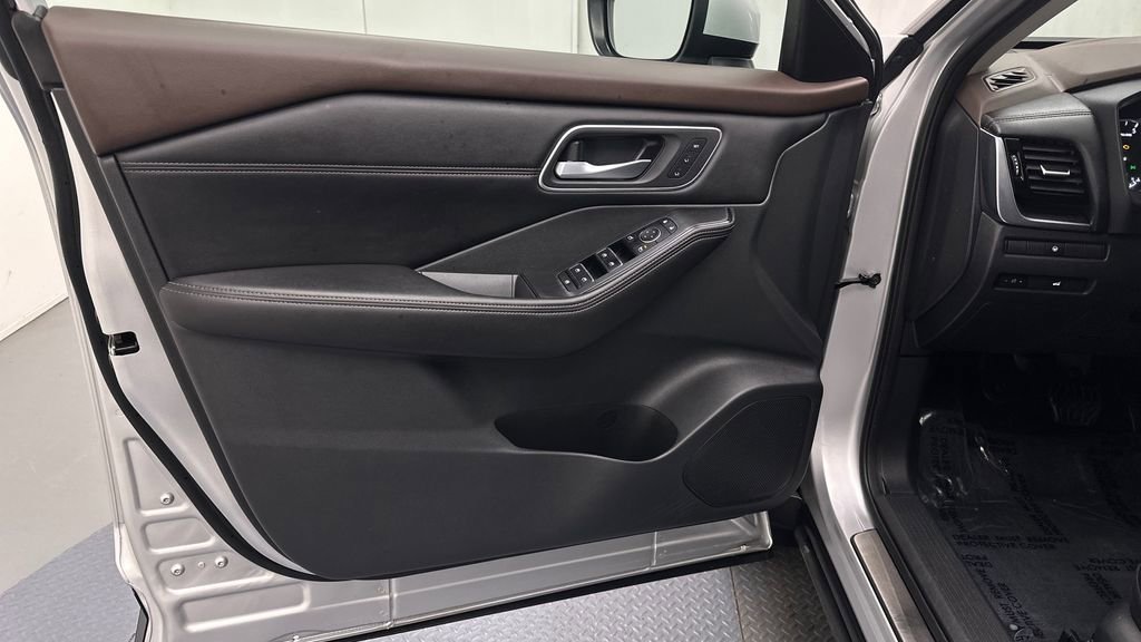 Certified 2021 Nissan Rogue SL w/ Premium Package image 16