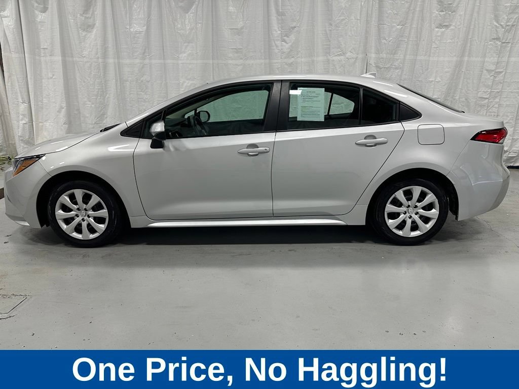 Used 2026 Toyota Corolla LE FWD image 4