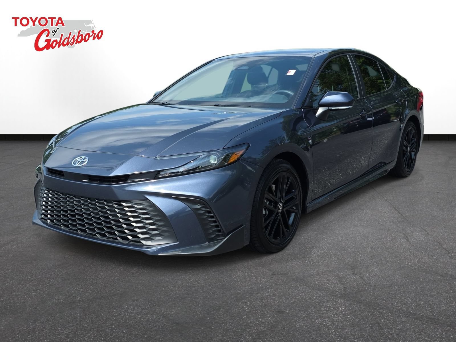 Used 2026 Toyota Camry SE w/ Convenience Package FWD image 1