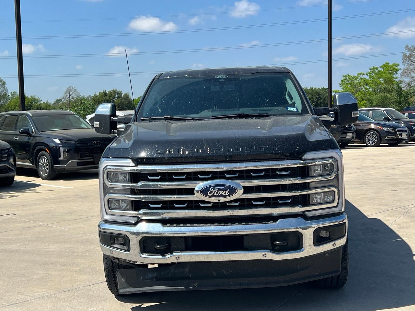 Used 2025 Ford F250 Lariat w/ Lariat Ultimate Package image 2