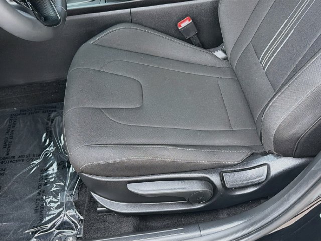 Used 2025 Hyundai Elantra Sport FWD image 19