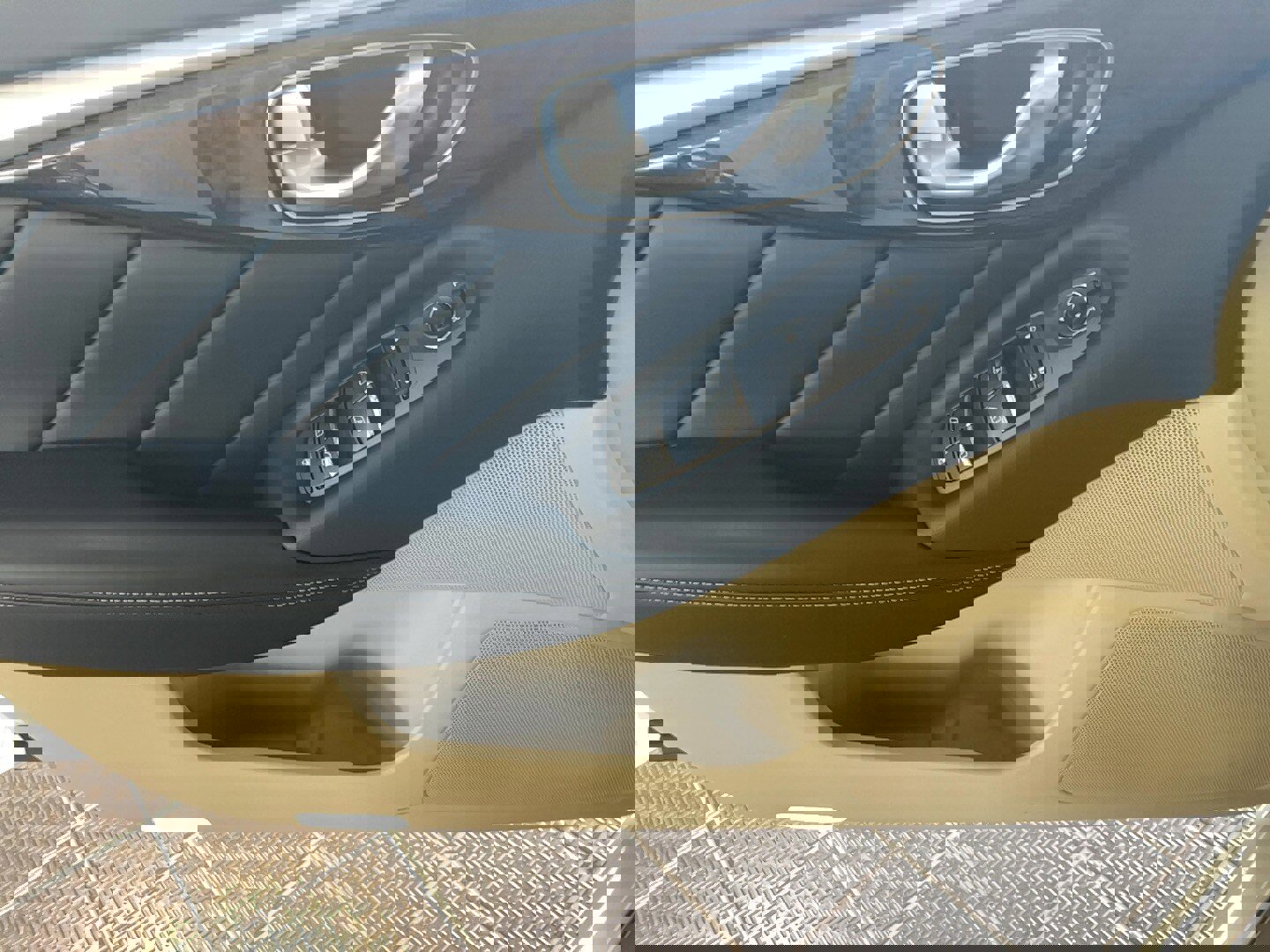 Used 2019 INFINITI Q50 Luxe w/ Essential Package (3.0T Luxe) image 15