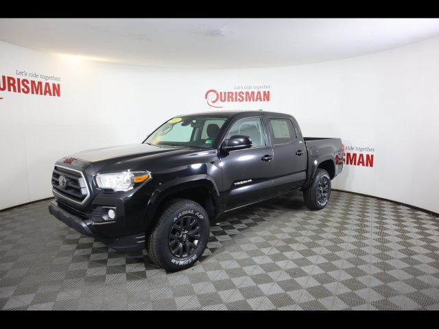 Used 2022 Toyota Tacoma SR5 AWD/4WD image 3