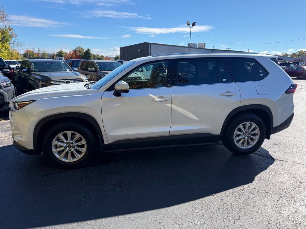 Certified 2026 Toyota Grand Highlander AWD image 3