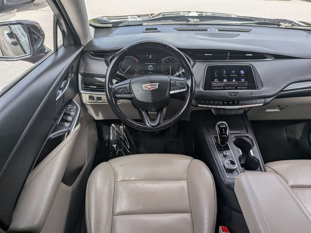Used 2021 Cadillac XT4 Premium Luxury FWD image 15