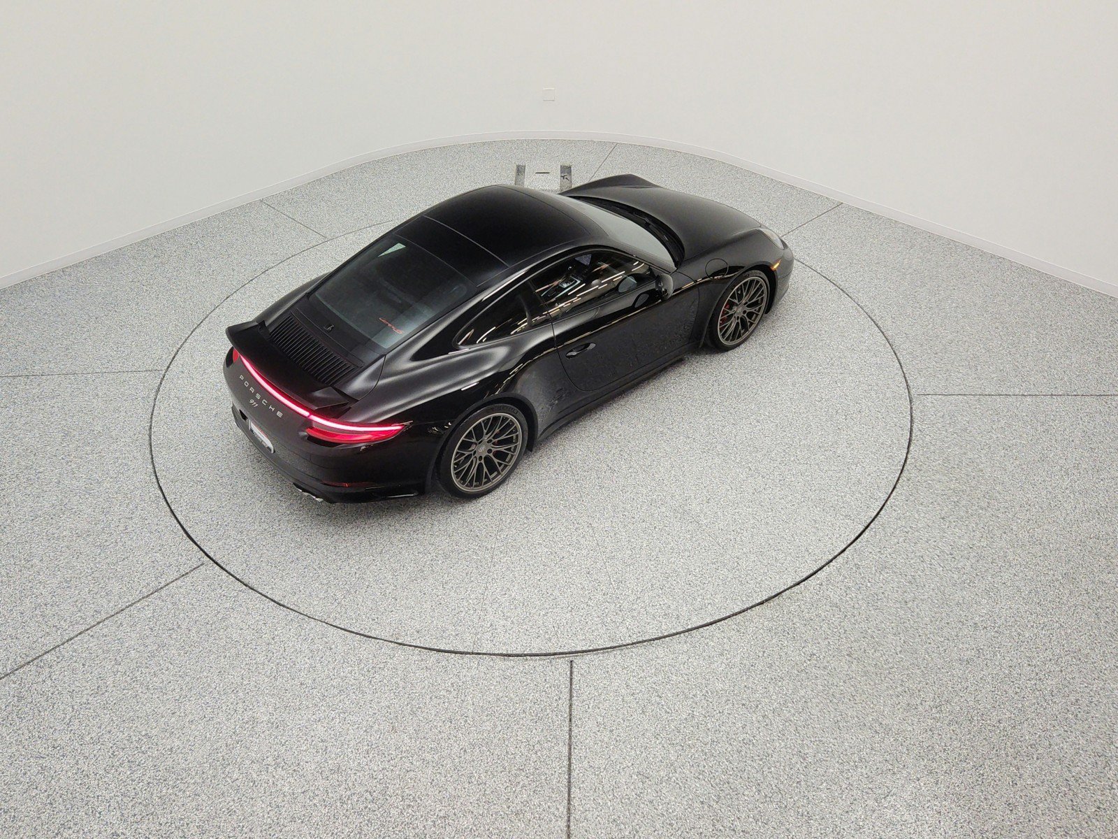 Used 2018 Porsche 911 Carrera 4S AWD/4WD image 13