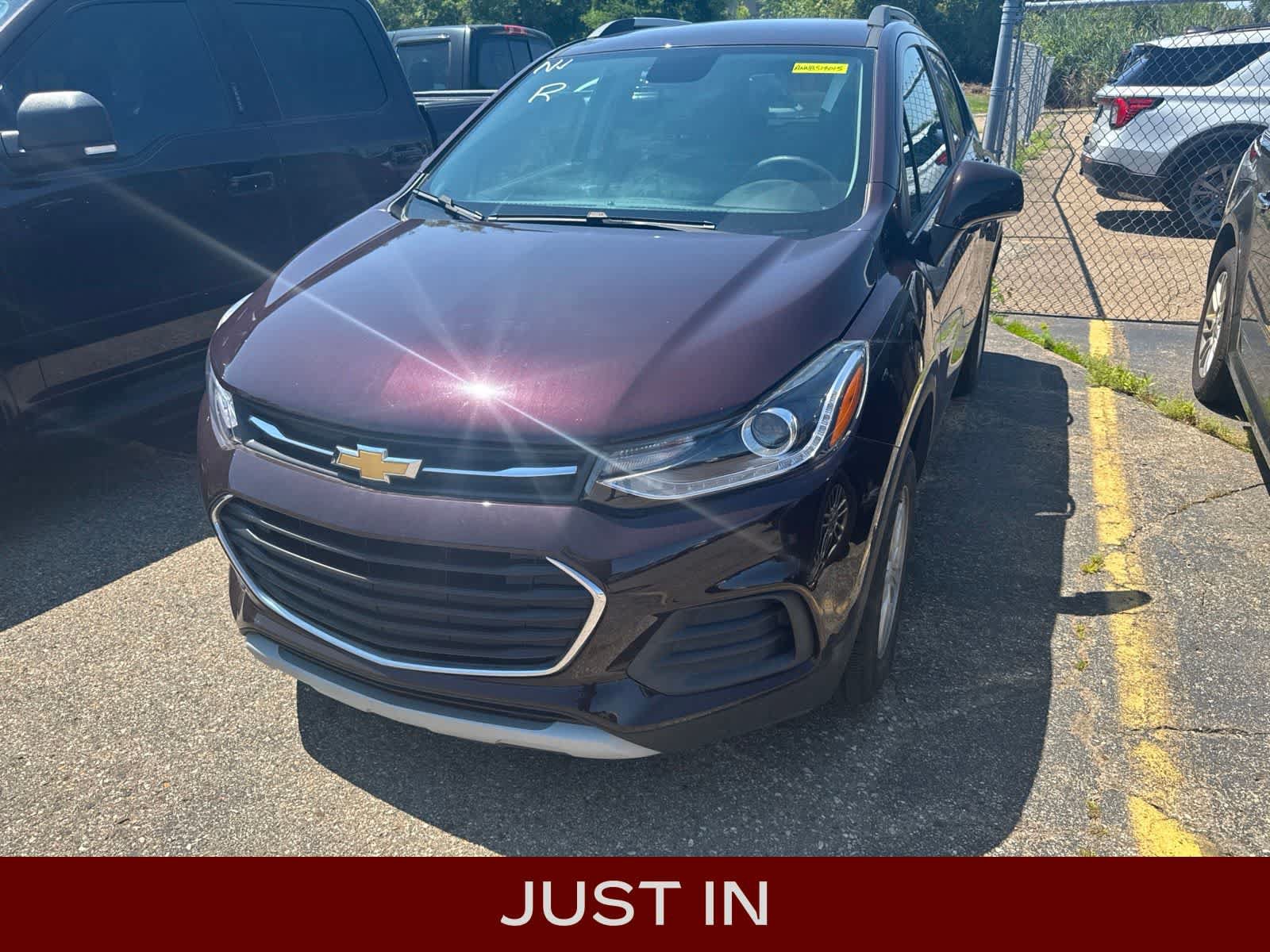 Used 2022 Chevrolet Trax LT w/ LT Convenience Package AWD/4WD image 1