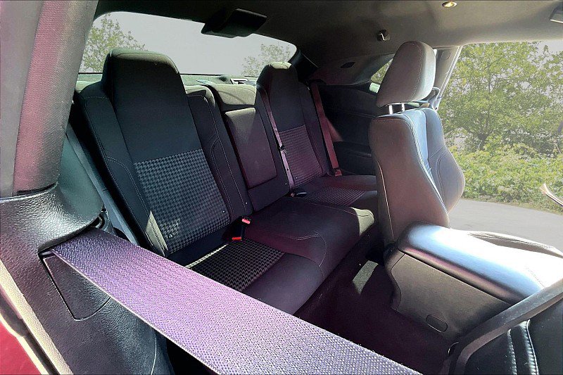 Used 2019 Dodge Challenger SXT image 23