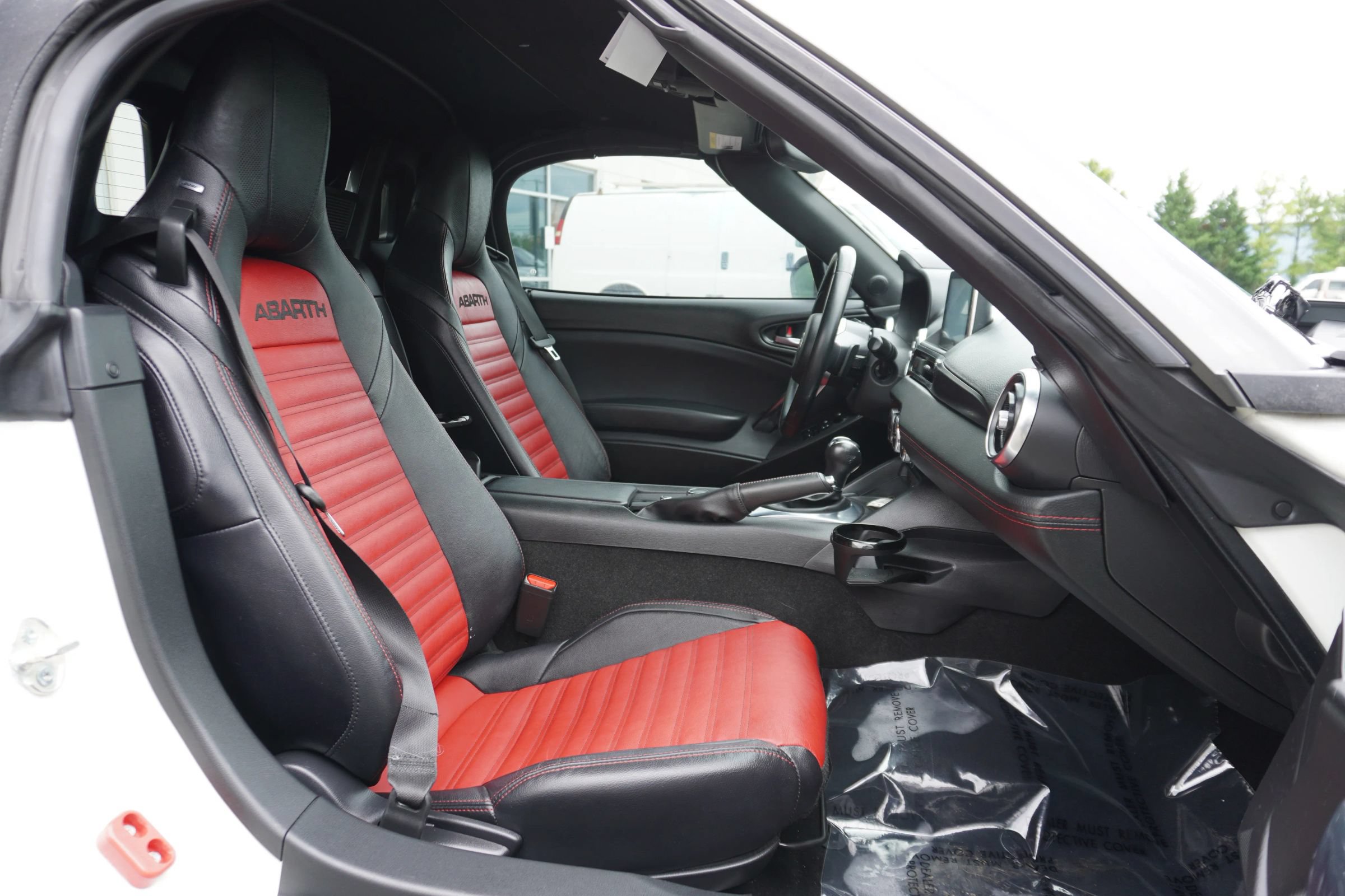 Used 2018 FIAT 124 Spider Abarth w/ Convenience Group RWD image 10