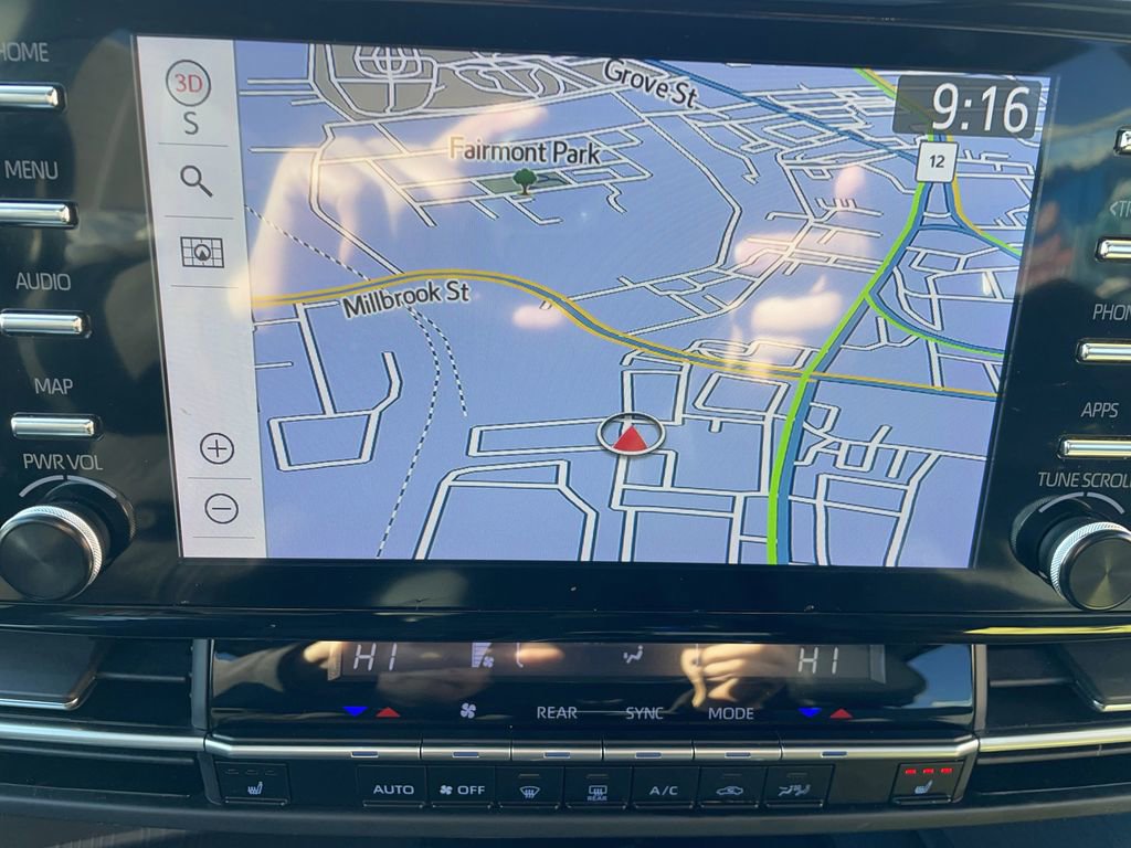 Used 2023 Toyota Sienna XLE Woodland Edition image 19