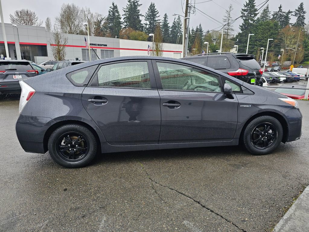 Used 2015 Toyota Prius Four w/ Deluxe Solar Roof Package image 8