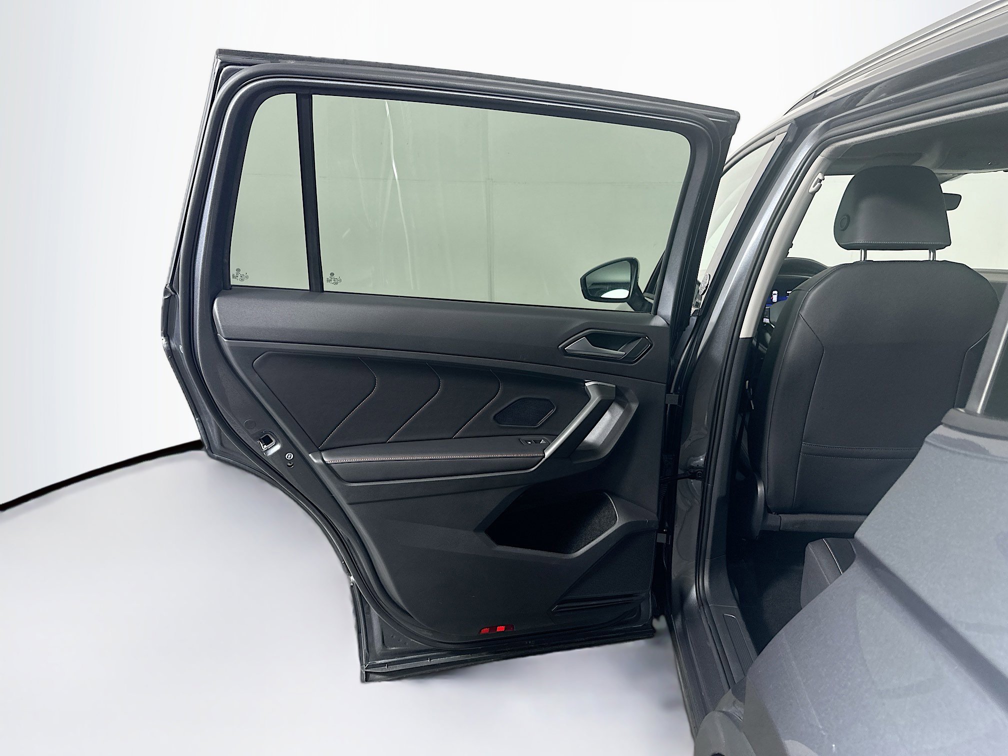 Used 2024 Volkswagen Tiguan Wolfsburg Edition image 25