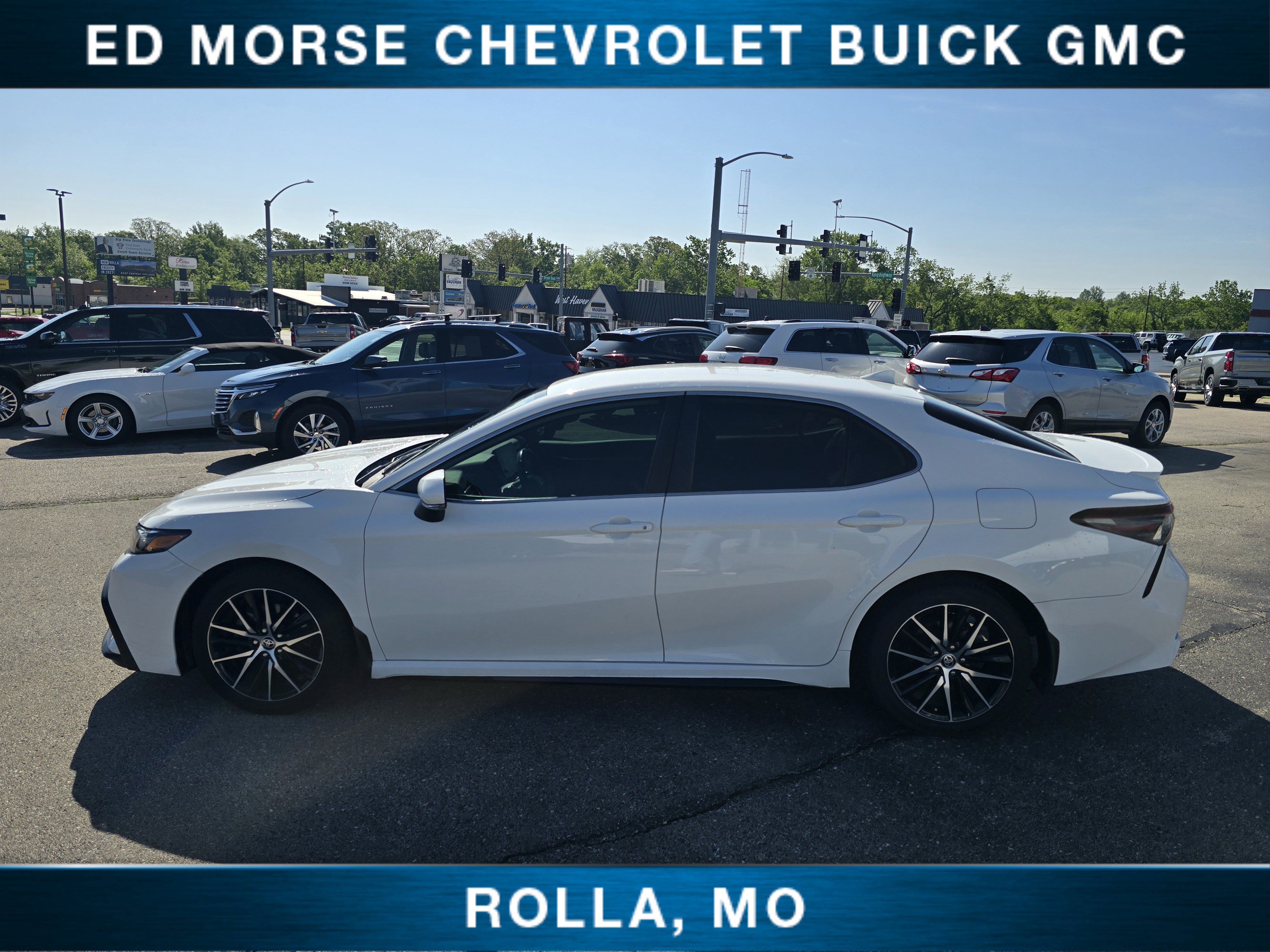 Used 2024 Toyota Camry SE FWD image 7
