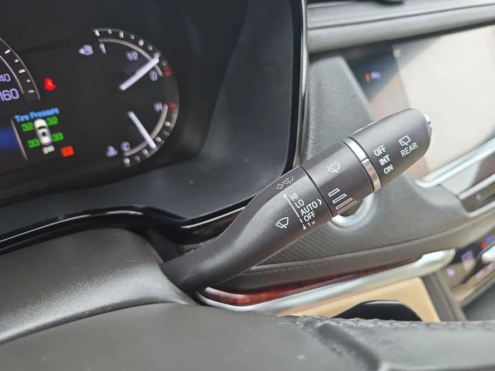 Used 2019 Cadillac XT5 Luxury FWD image 25