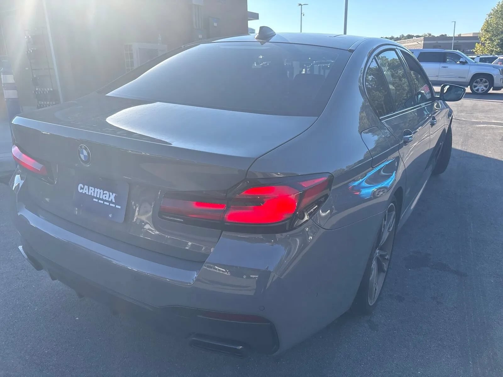 Used 2021 BMW M550i xDrive w/ Executive Package AWD/4WD image 2
