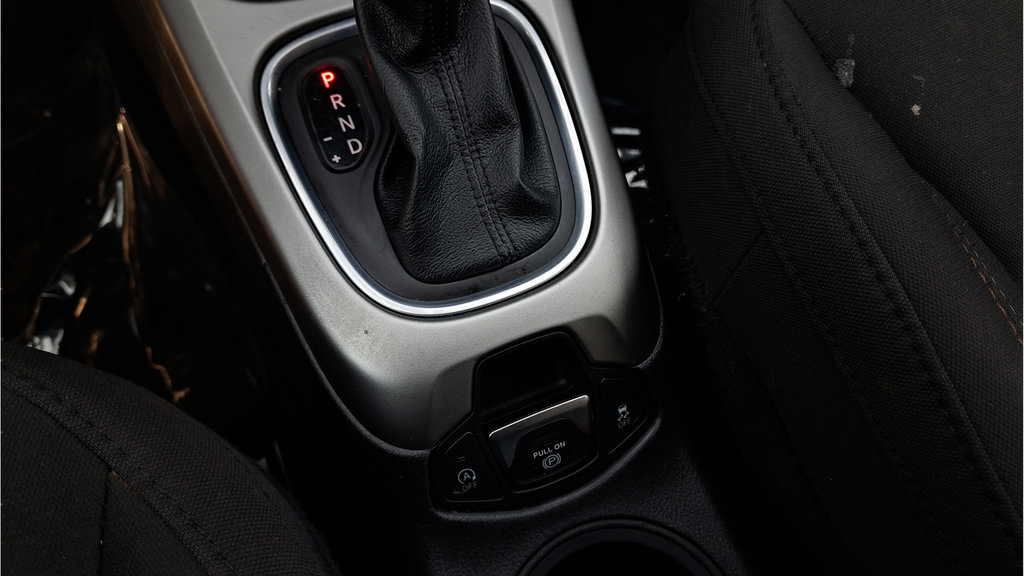 Used 2020 Jeep Compass Sport FWD image 23