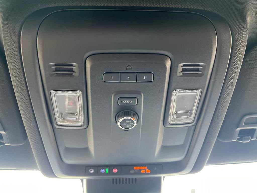 Used 2023 GMC Yukon XL SLT image 29