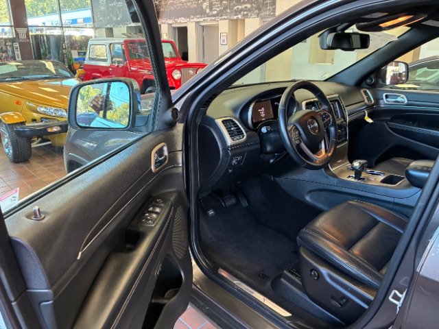 Used 2015 Jeep Grand Cherokee Limited RWD image 16