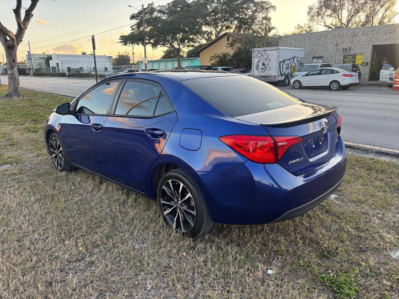 Used 2019 Toyota Corolla SE FWD image 5
