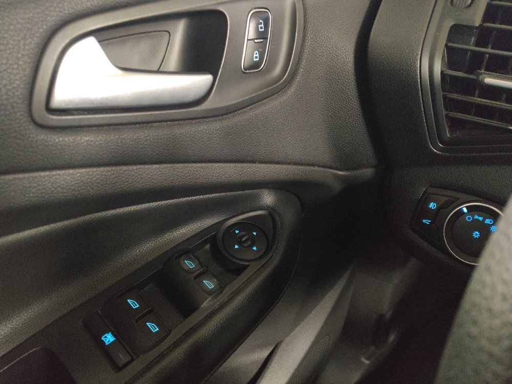 Used 2017 Ford Escape SE image 27
