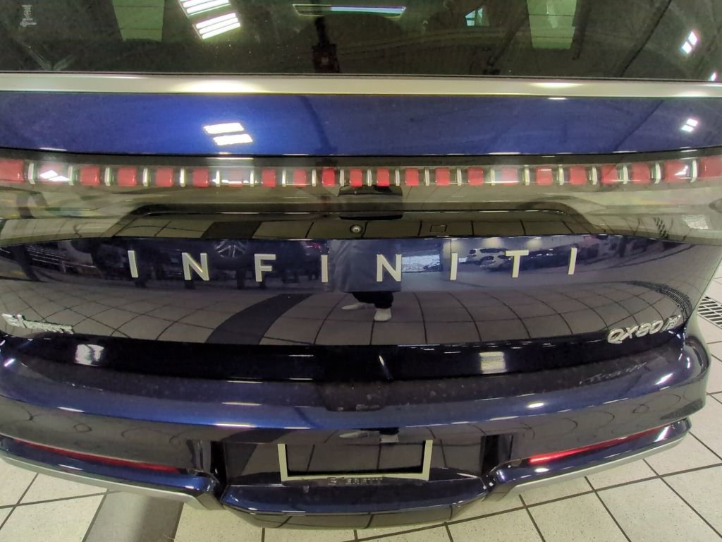 Used 2025 INFINITI QX80 Sensory image 30