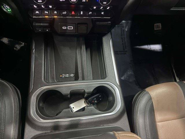 Used 2021 Chevrolet Silverado 1500 High Country w/ Technology Package AWD/4WD image 24