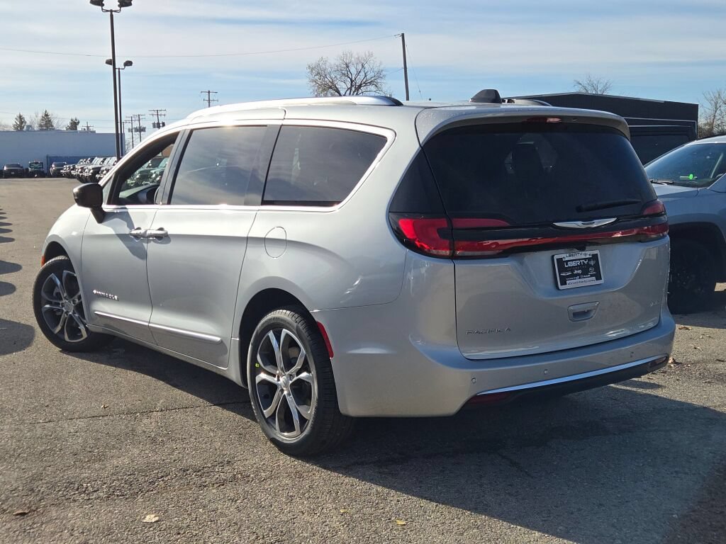 New 2026 Chrysler Pacifica Pinnacle AWD/4WD image 13
