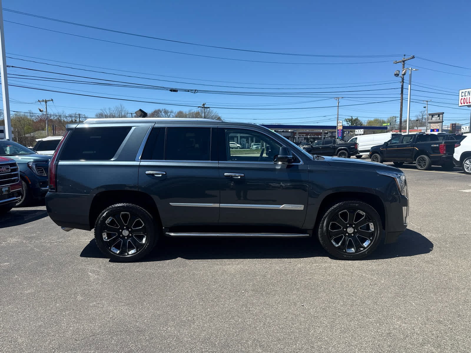 Used 2020 Cadillac Escalade Luxury AWD/4WD image 6