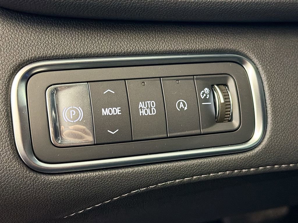 Used 2025 Buick Enclave Avenir image 12