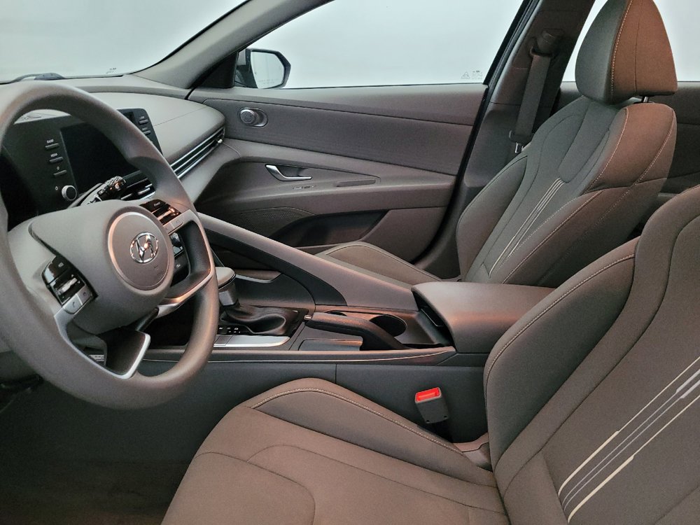 Used 2023 Hyundai Elantra SEL FWD image 17