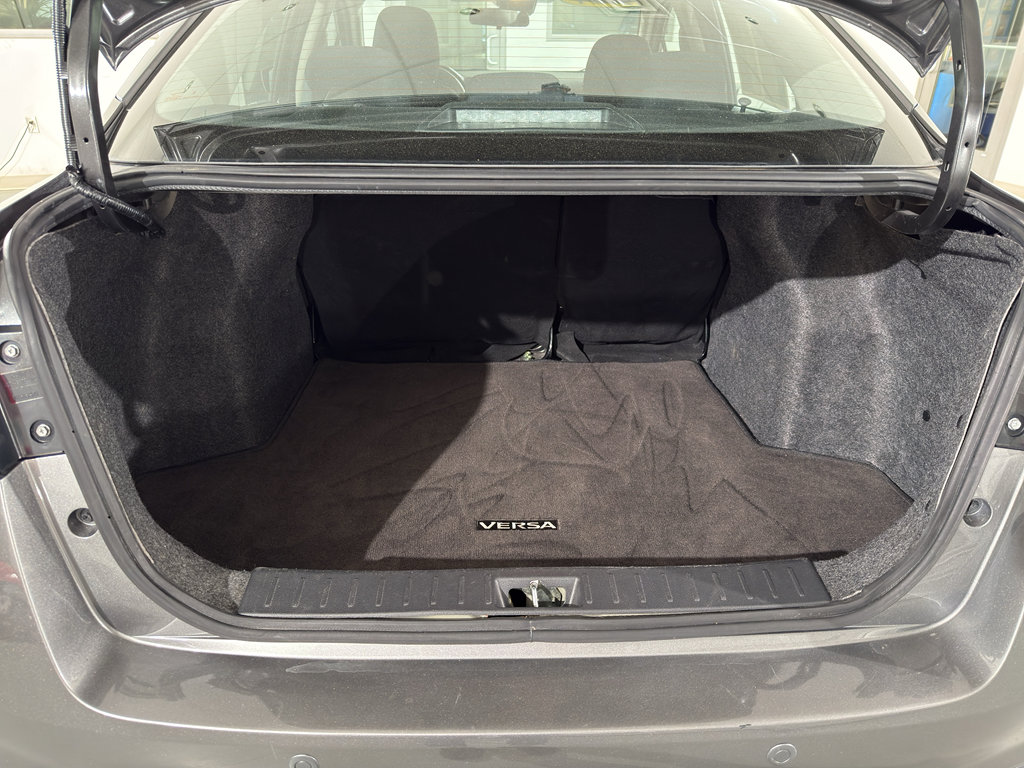 Used 2024 Nissan Versa SV image 10