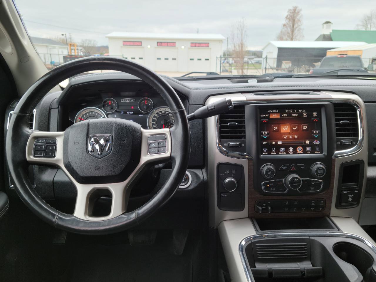 Used 2016 RAM 2500 Laramie w/ Convenience Group image 10