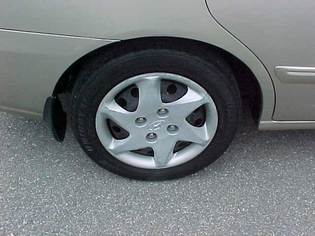 Used 2005 Hyundai Elantra GLS image 9