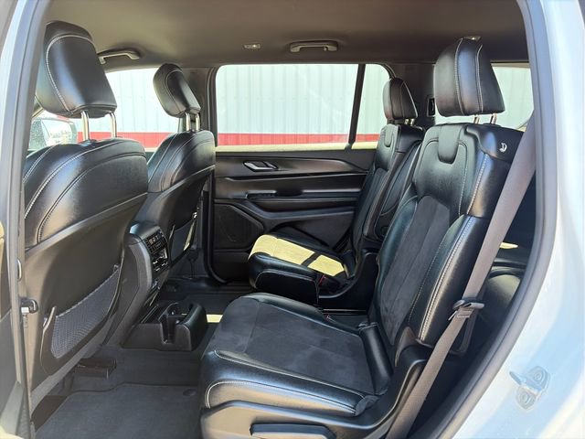 Used 2023 Jeep Grand Cherokee L Laredo AWD/4WD image 38