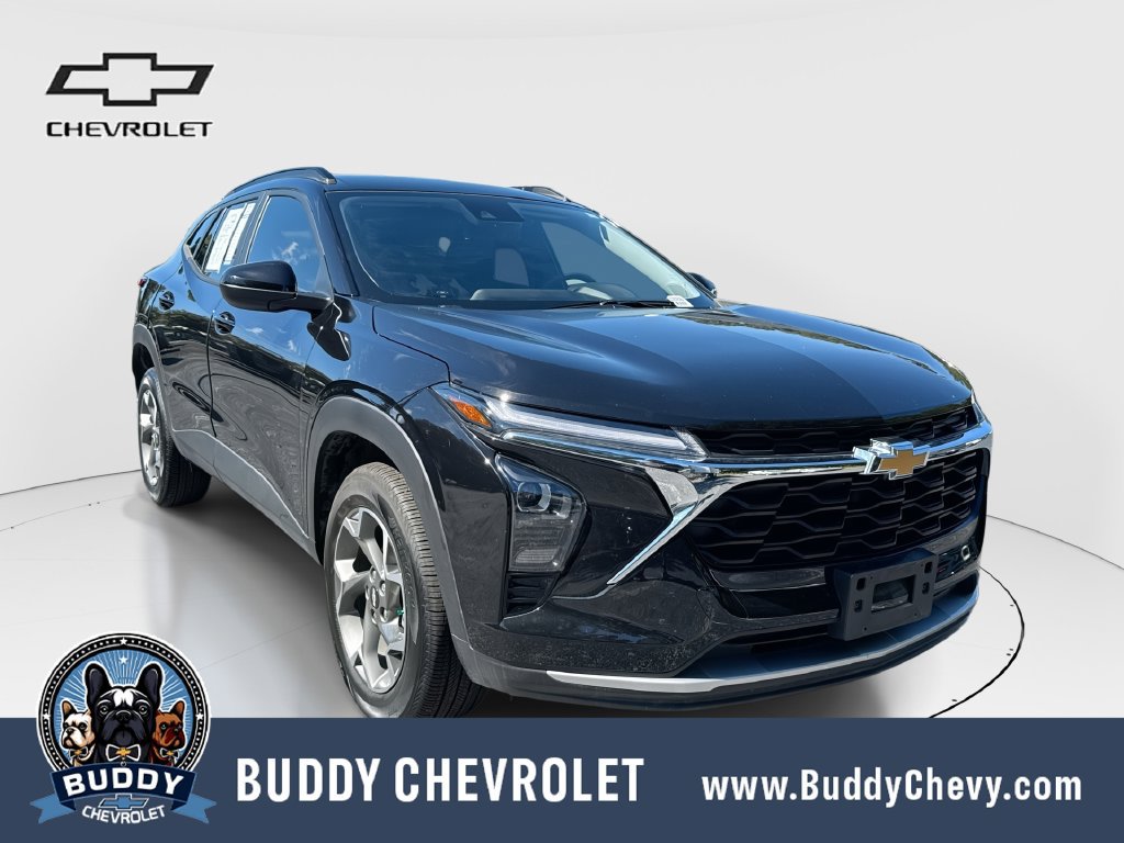 Used 2025 Chevrolet Trax LT w/ Driver Confidence Package