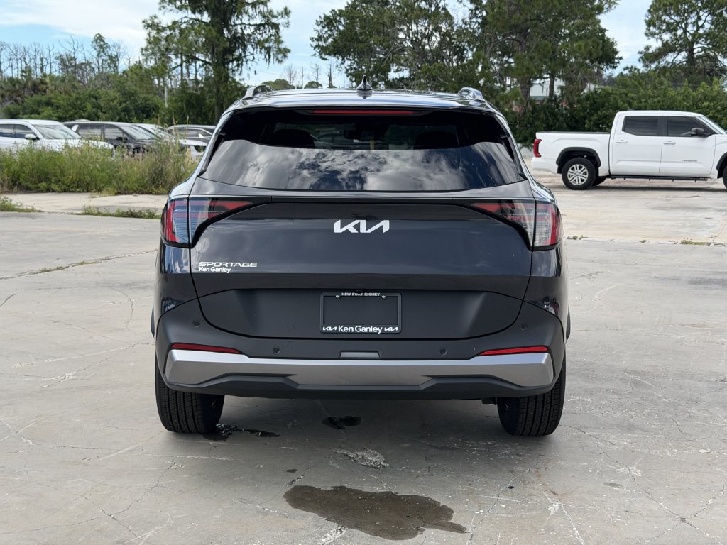 New 2027 Kia Sportage EX FWD image 5