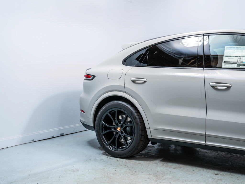 Used 2026 Porsche Cayenne Coupe AWD/4WD image 11