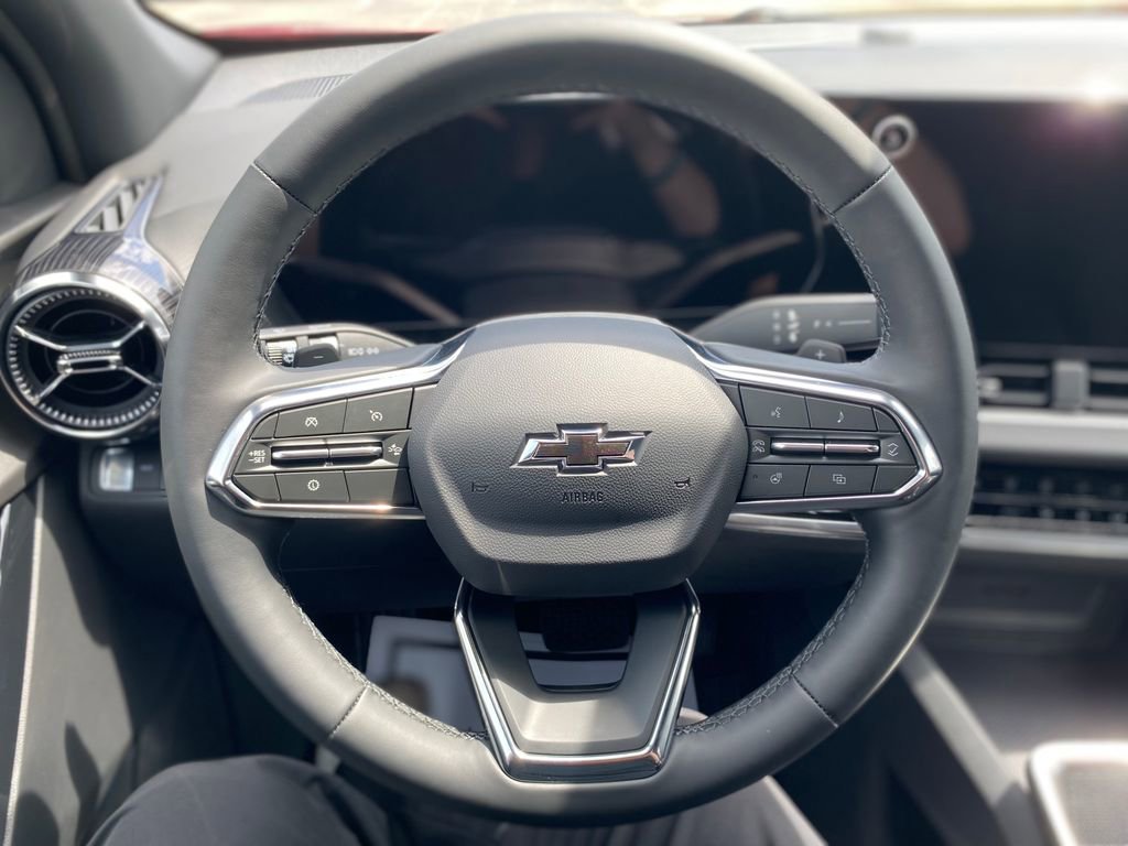 New 2026 Chevrolet Equinox LT w/ Midnight Edition AWD/4WD image 28