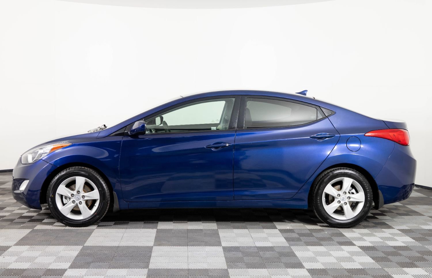 Used 2013 Hyundai Elantra GLS w/ Preferred Pkg FWD image 3