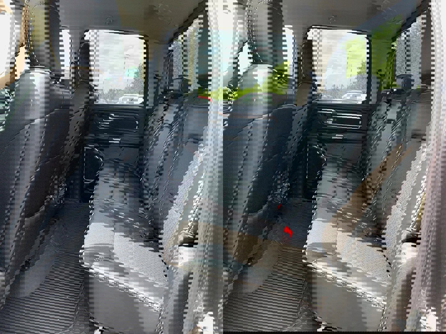 Used 2021 RAM 1500 Laramie AWD/4WD image 29