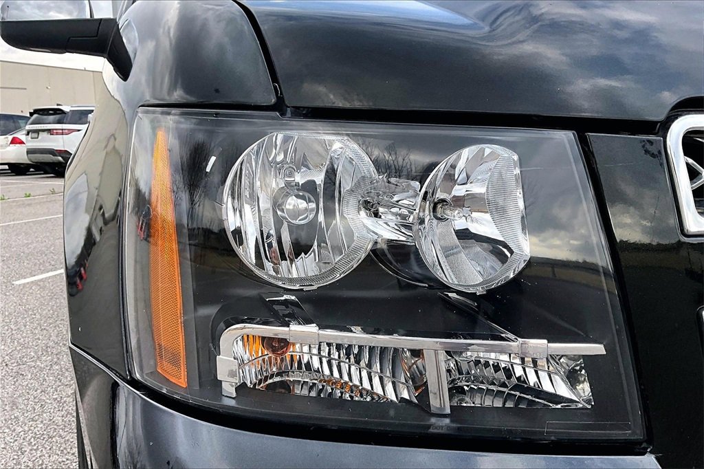 Used 2010 Chevrolet Tahoe LTZ image 32