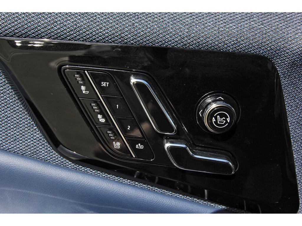 New 2025 Cadillac Optiq Sport 2 image 21