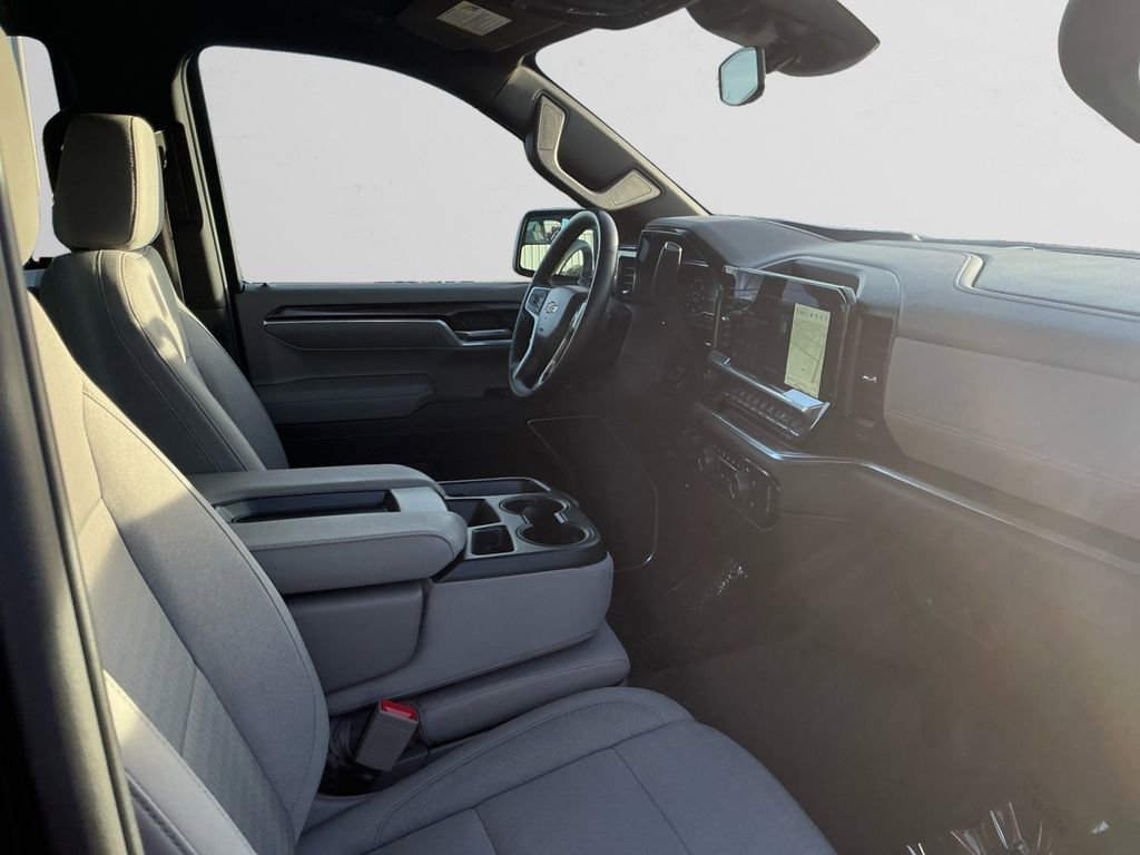 Used 2025 Chevrolet Silverado 1500 LT image 15