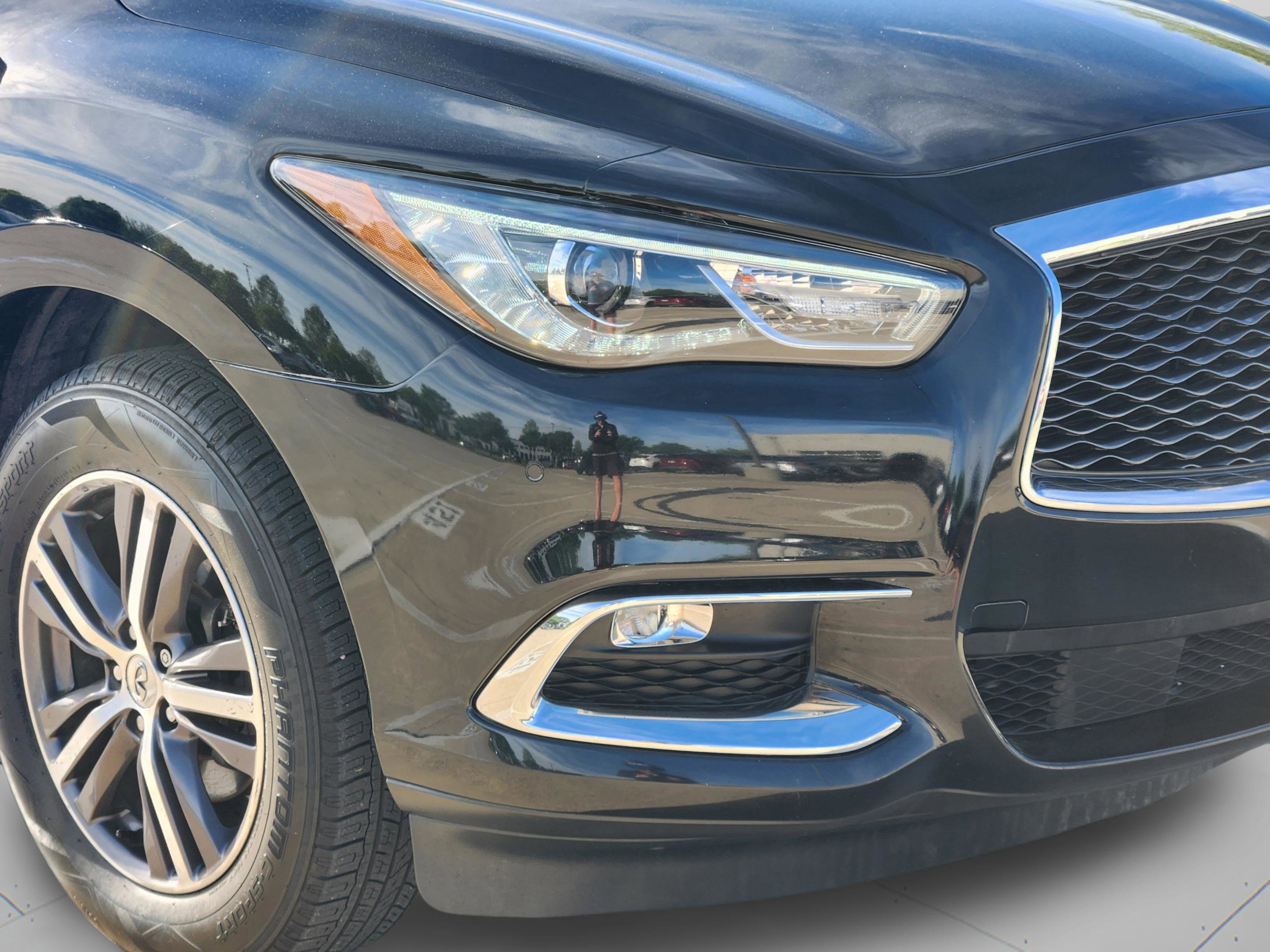 Used 2019 INFINITI QX60 Luxe w/ Essential Package image 8